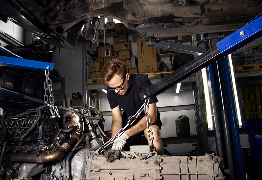 Автосервис и запчасти Порше в Москве